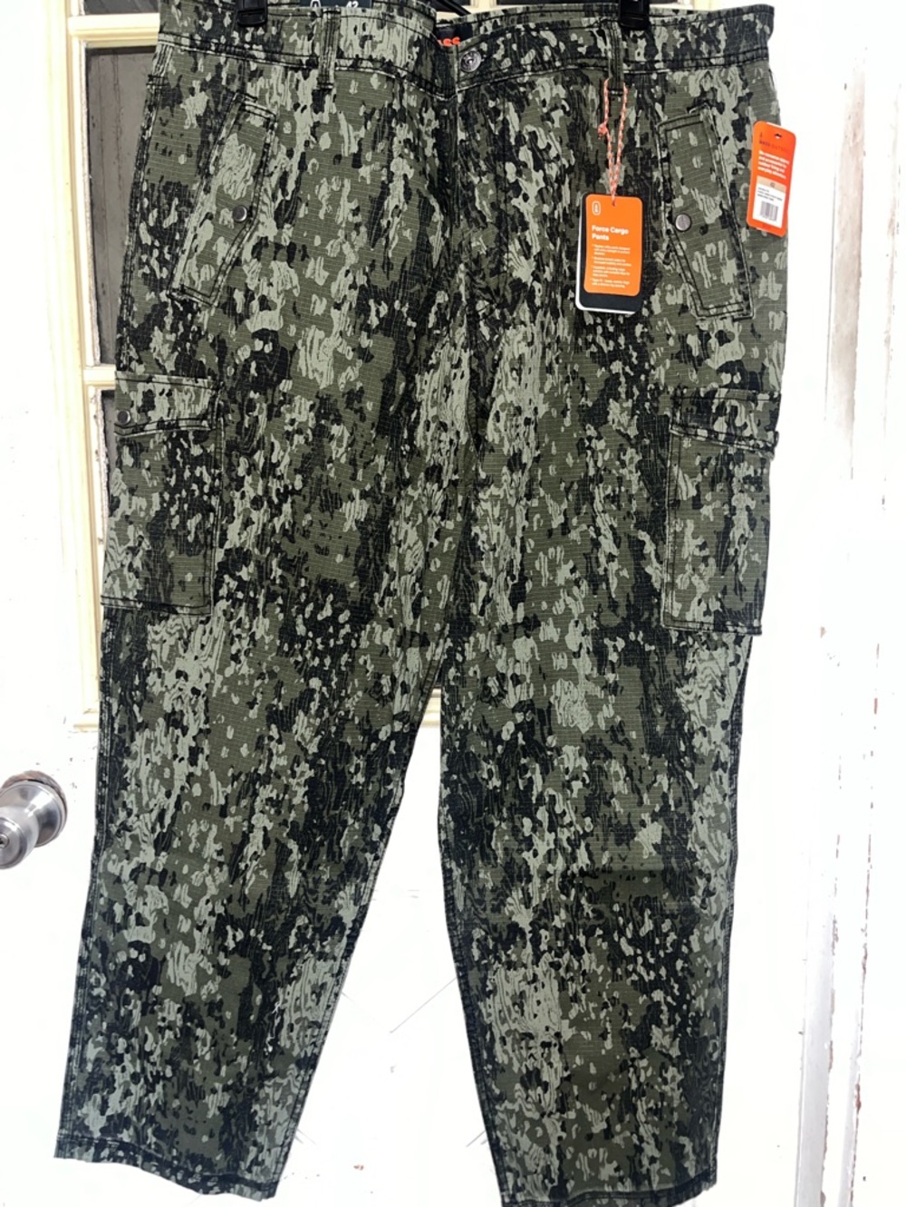 Men's Bass outdoor Camo Cargo Pants with Utility Pockets